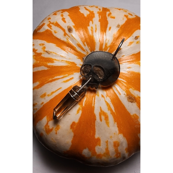 Silver💀Skull Earrings - Picture 6 of 14